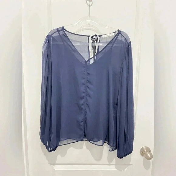 Sioni Navy Blue Two Piece Blouse Sheer Cami - Picture 1 of 10